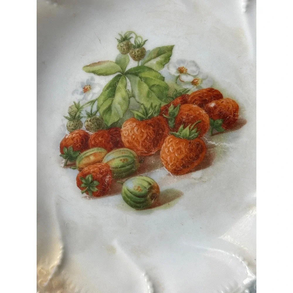 Antique Leuchtenburg Germany Strawberry Gooseberry Scalloped Porcelain Bowl 7.5